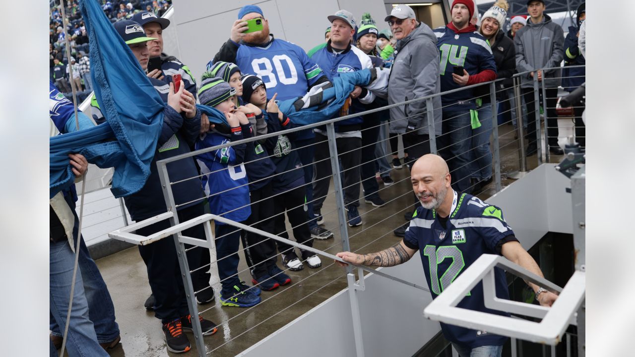 PHOTOS: Ross Mathews Raises The 12 Flag Before Seahawks Take On The Vikings