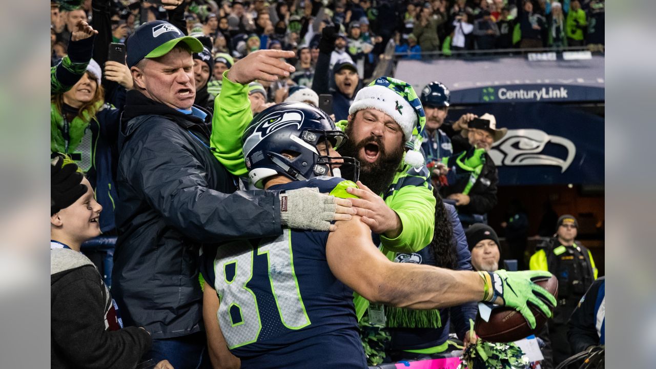 12s celebrate playoff-bound Seahawks after winning at Lumen Field