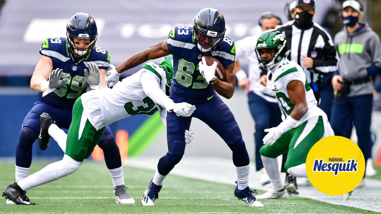 Seahawks rookie running back shines in blowout win over Chargers