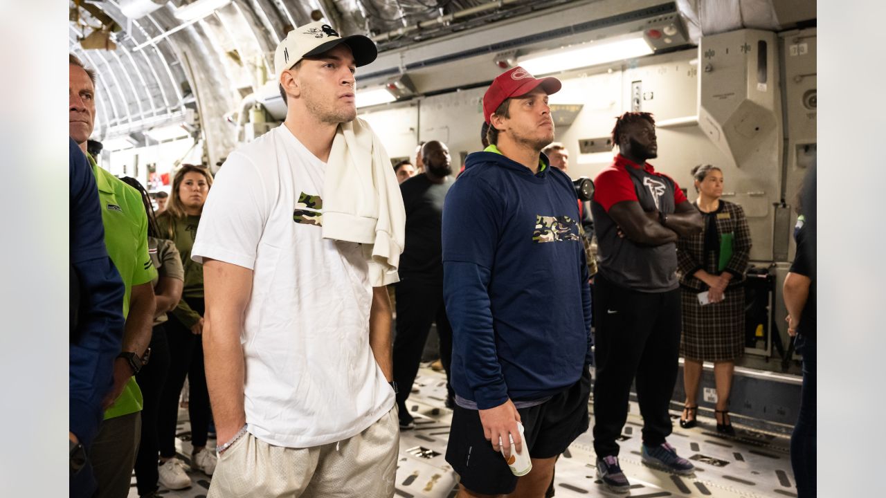 Seahawks, Falcons players visit JBLM, Article