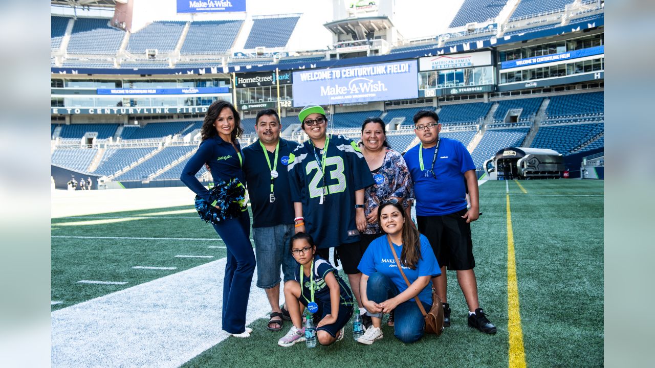 PHOTOS: Make-A-Wish Gives A Visit To The Seahawks