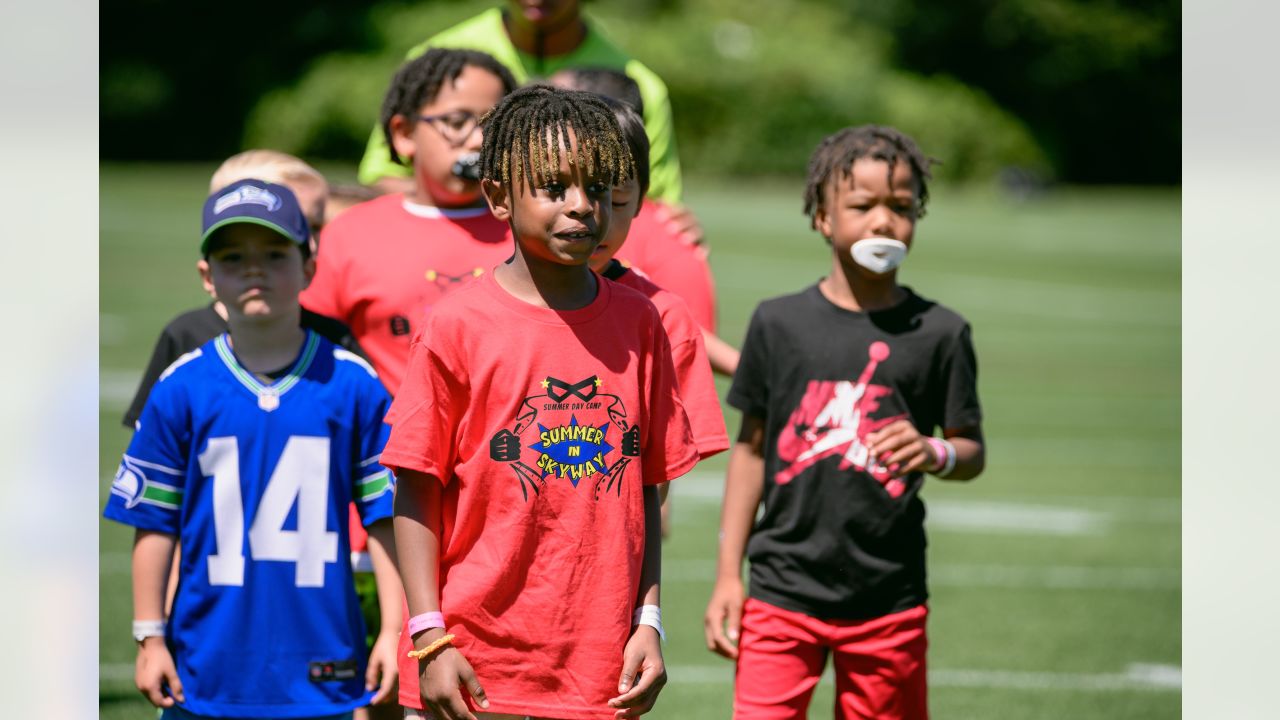 KIDS DAY Is Happening at Seattle Seahawks Training Camp! Fun!