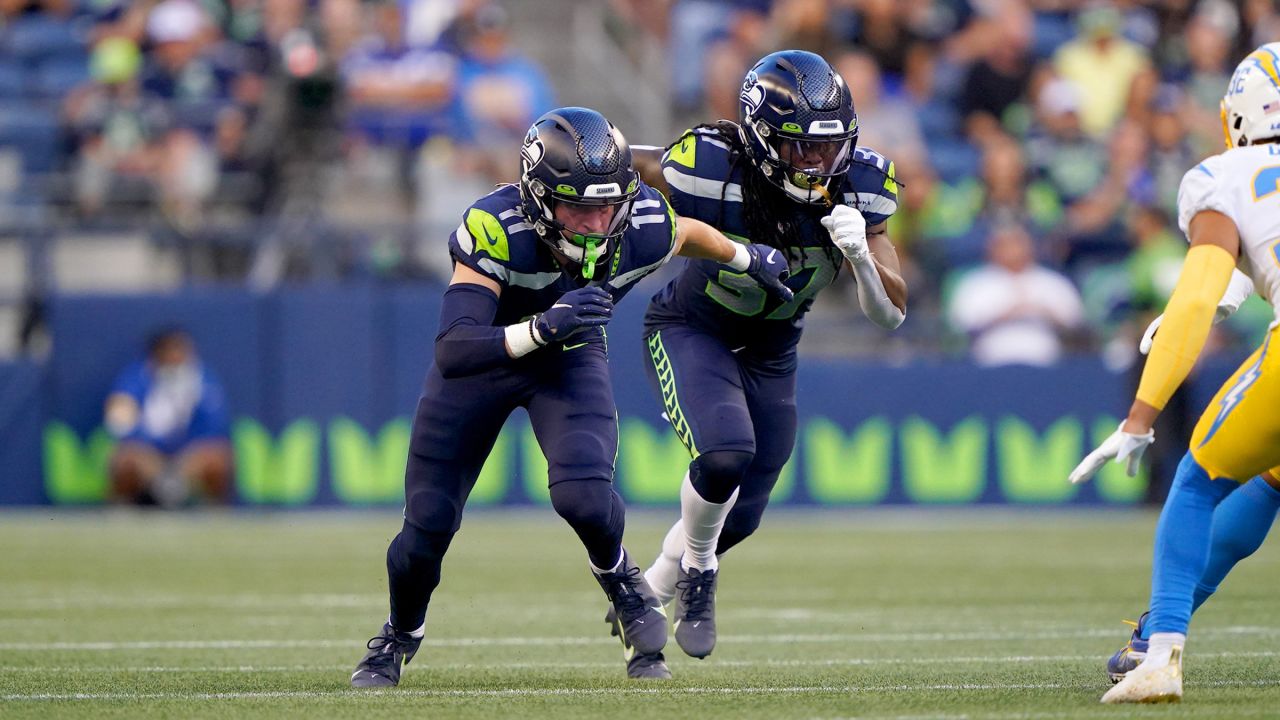 Seahawks announce they've re-signed WR Cody Thompson