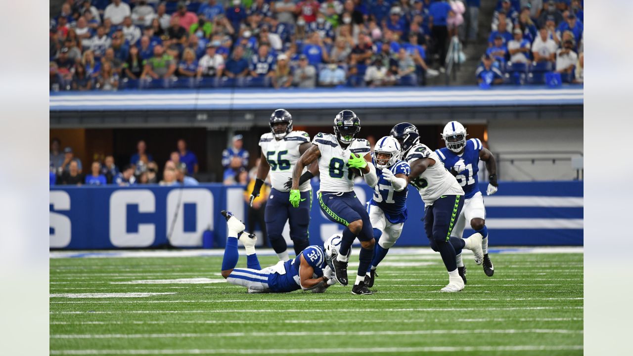 Seahawks' new offense dazzles while defense stifles Colts in 28-16 win