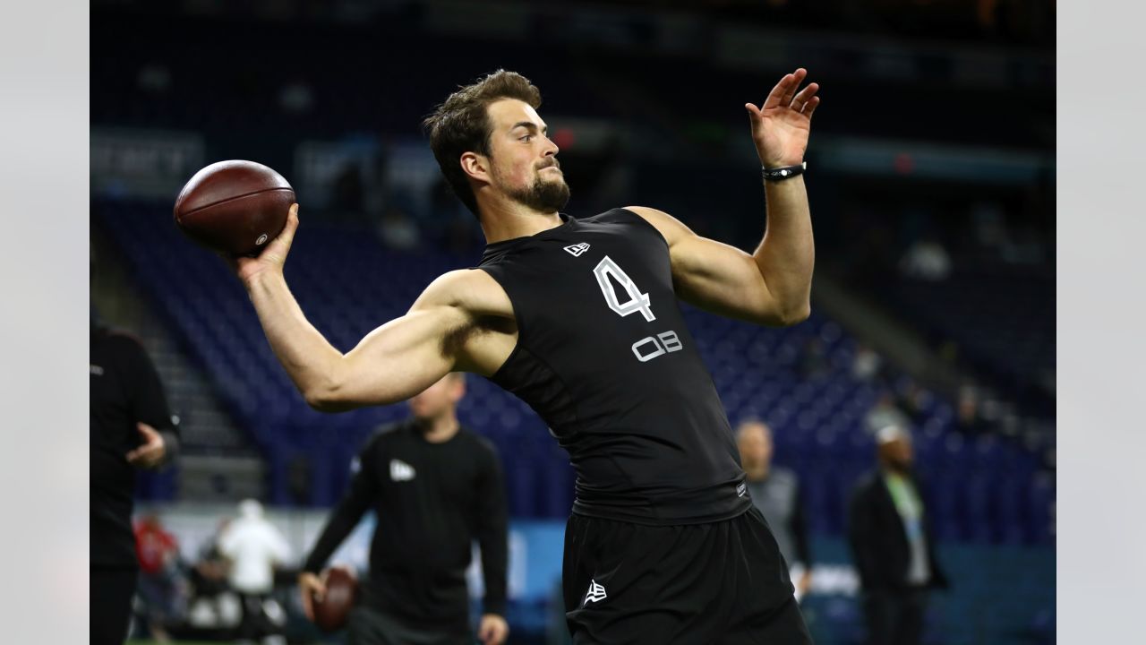 Indianapolis Colts quarterback Jacob Eason (9) warms up on the field before  an NFL football game against the Seattle Seahawks, Sunday, Sept. 12, 2021,  in Indianapolis. (AP Photo/Zach Bolinger Stock Photo - Alamy