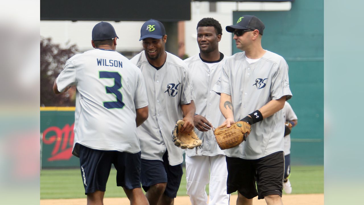 Seahawks players, Seattle sports stars highlight celebrity softball game -  Field Gulls