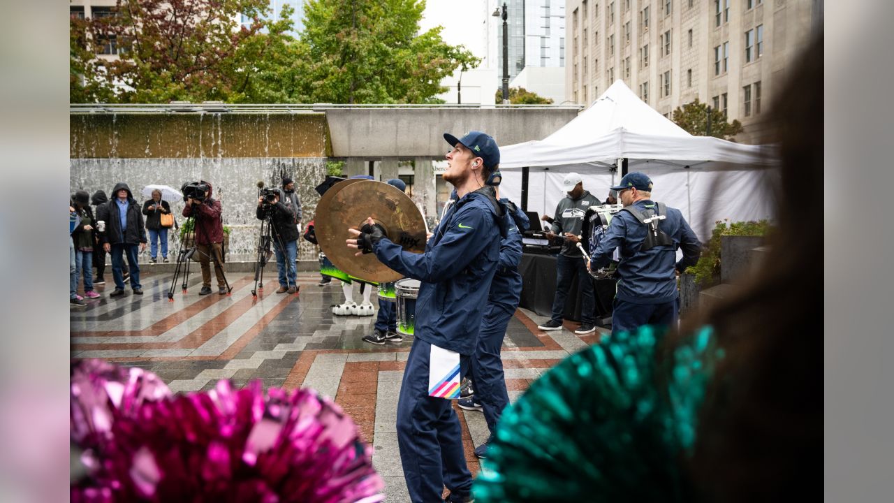 Seahawks Support Crucial Catch Campaign for Cancer Awareness and Early  Detection, in Collaboration with Virginia Mason Franciscan Health