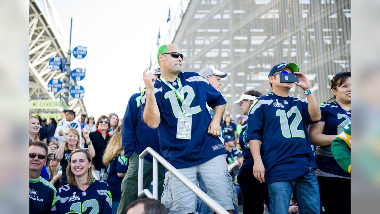 5,209 Seattle Seahawks Fans Stock Photos, High-Res Pictures, and