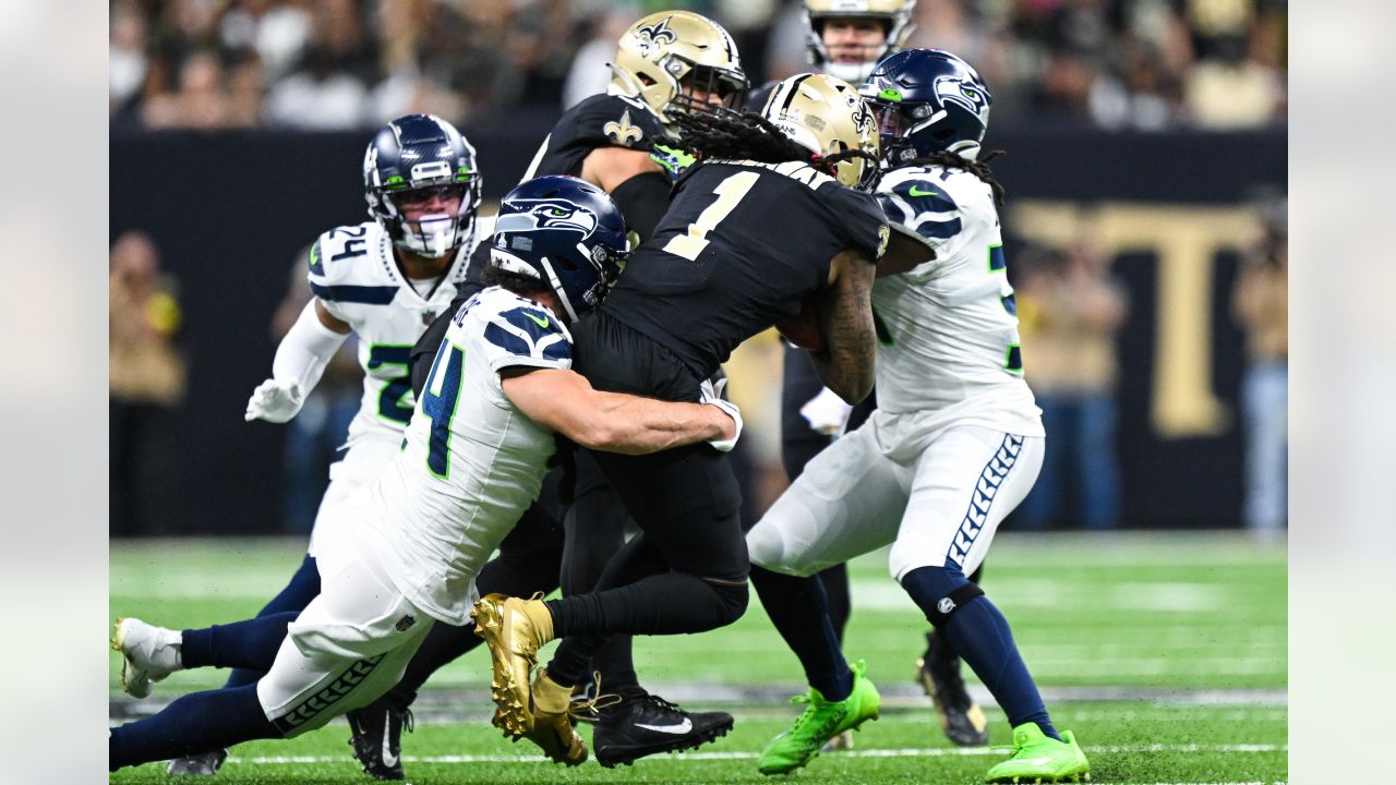 Seahawks Re-Sign FB Nick Bellore To Two-Year Deal 