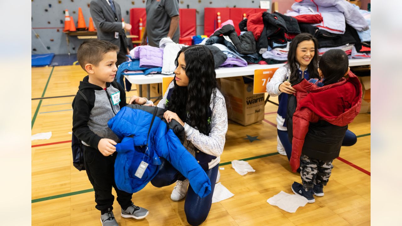 PHOTOS: Seahawks And  Team Up For Operation Warm