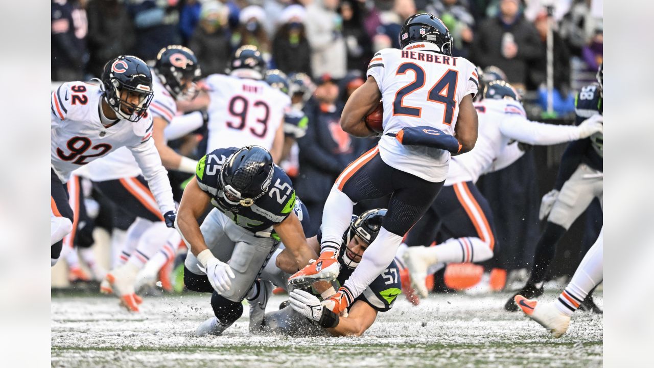 Week 16 photos: Chicago Bears beat Seattle Seahawks 25-24 in a snowy game