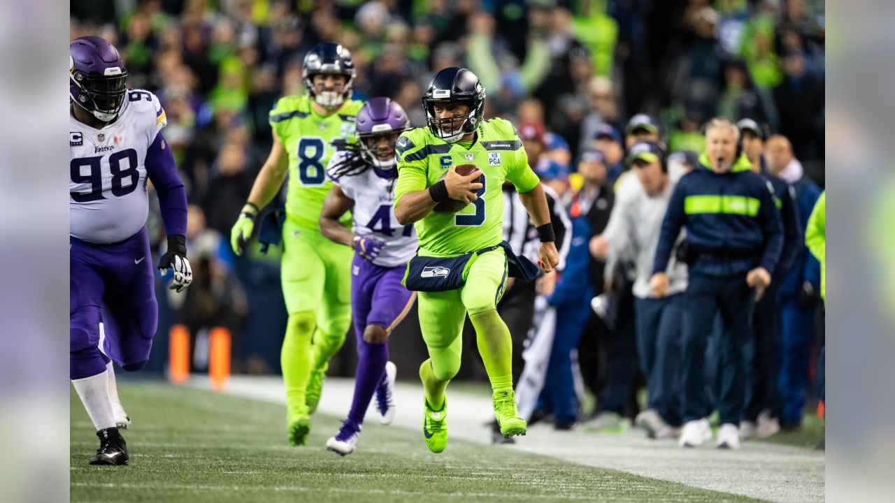 AP sources: Seattle Seahawks agree to trade star quarterback Russell Wilson  to Denver Broncos for players, draft picks - Sentinel Colorado