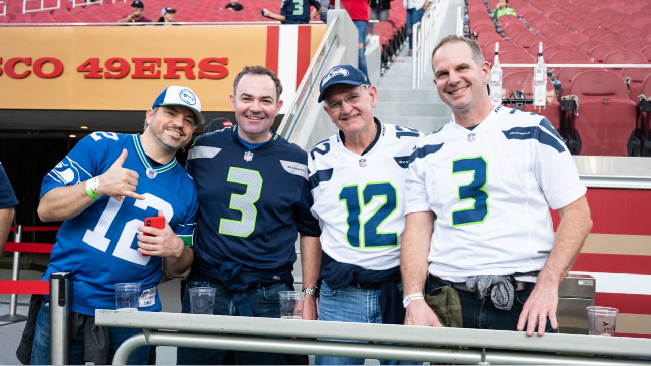 Russell Wilson, Seahawks celebrate Sounders' MLS Cup victory