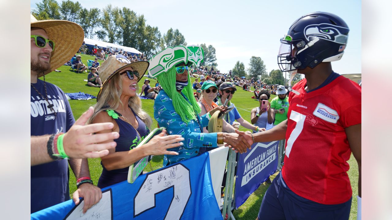 Monday Round-Up: Former Seahawks Coach Mike Holmgren Featured On 'A  Football Life'