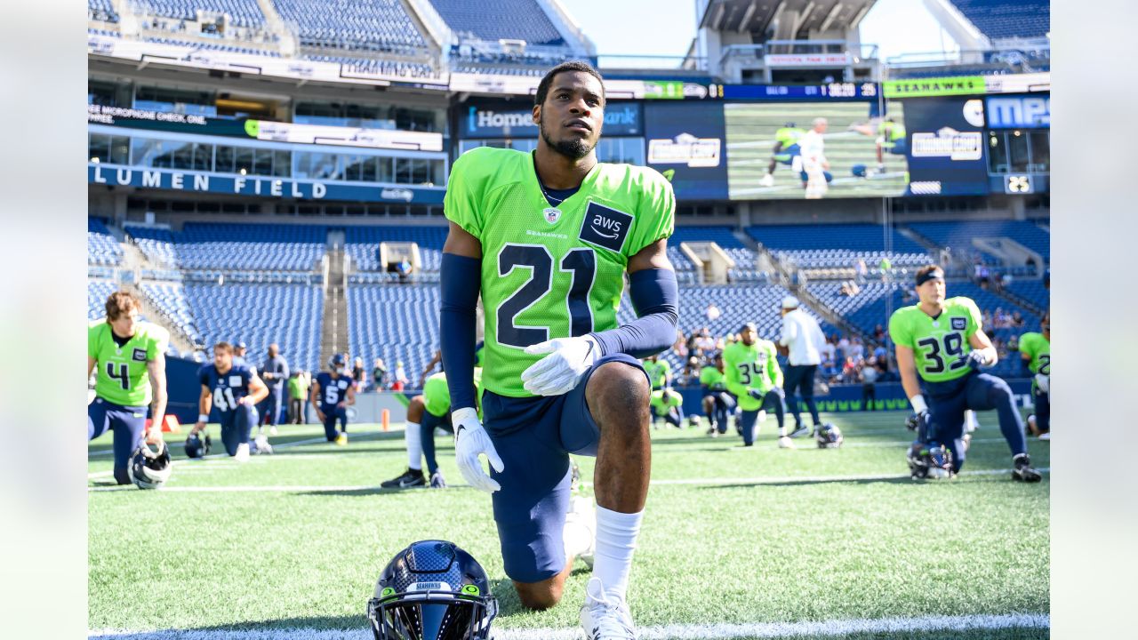 Seahawks Sign NT Roderick Perry - July 25, 2023