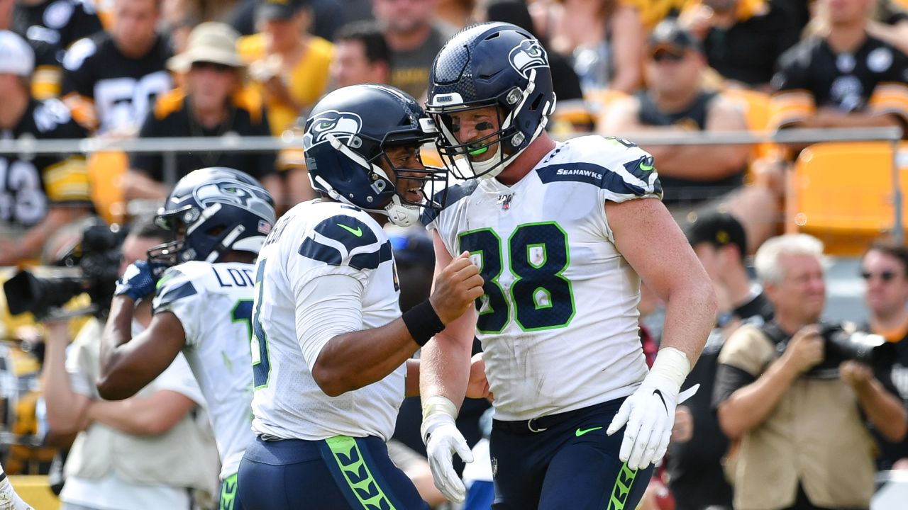 Final Score: Steelers QBs shine in 32-25 win over Seattle - Behind