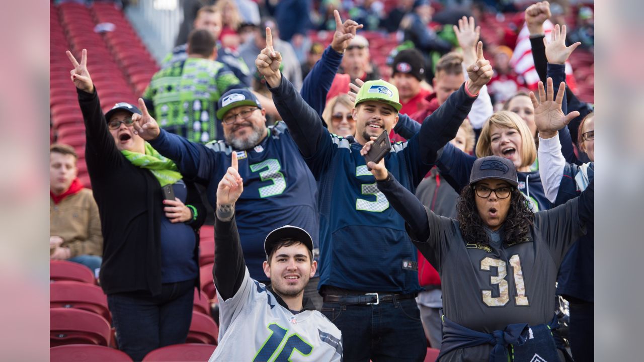 Seahawks secure No. 3 seed after holding off 49ers 25-23