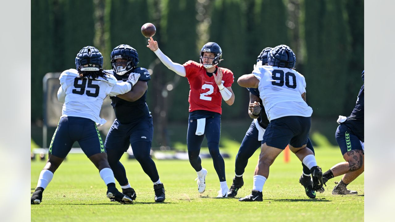 Monday Round-Up: Seahawks Legend K.J. Wright Excited About Rookie