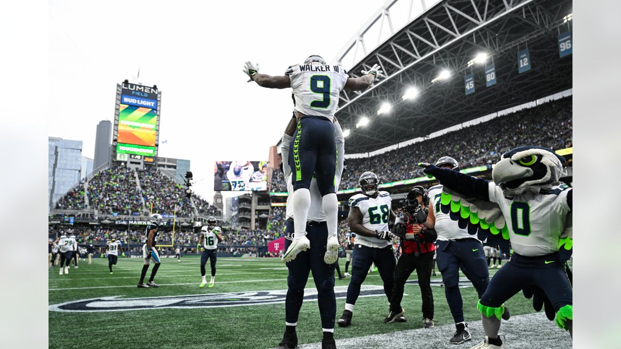 Big Plays: Seattle Seahawks pull away late to beat Panthers 37-20 - Seattle  Sports