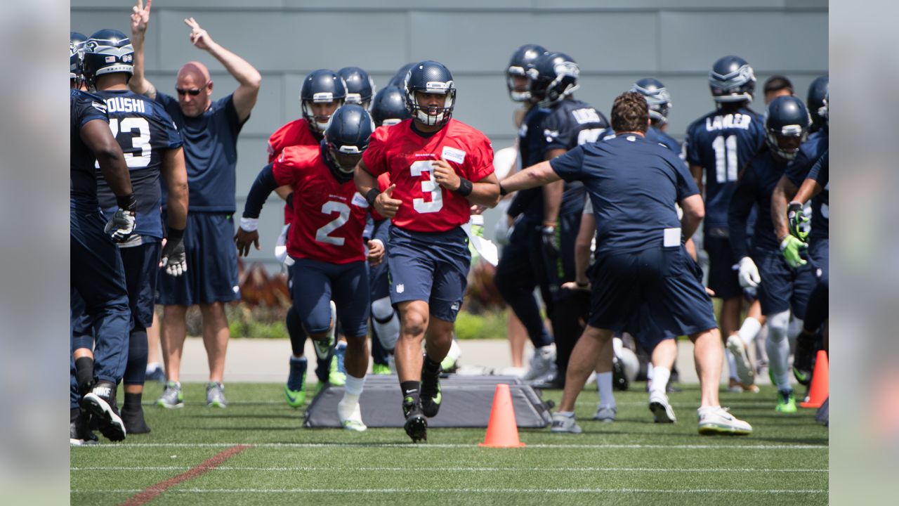 The amazing transformation of Seahawks' George Fant from college power  forward to starting left tackle