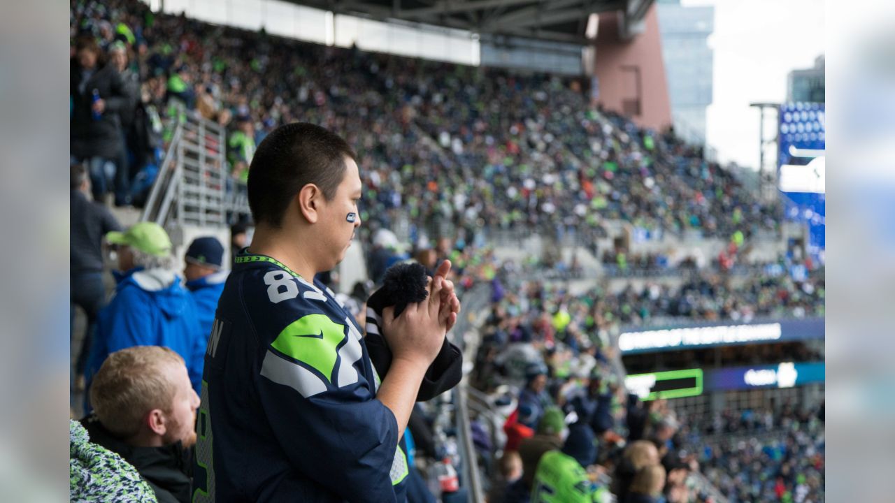 Doug Baldwin, Seahawks Pay Tribute To Richard Sherman With Touchdown  Celebration