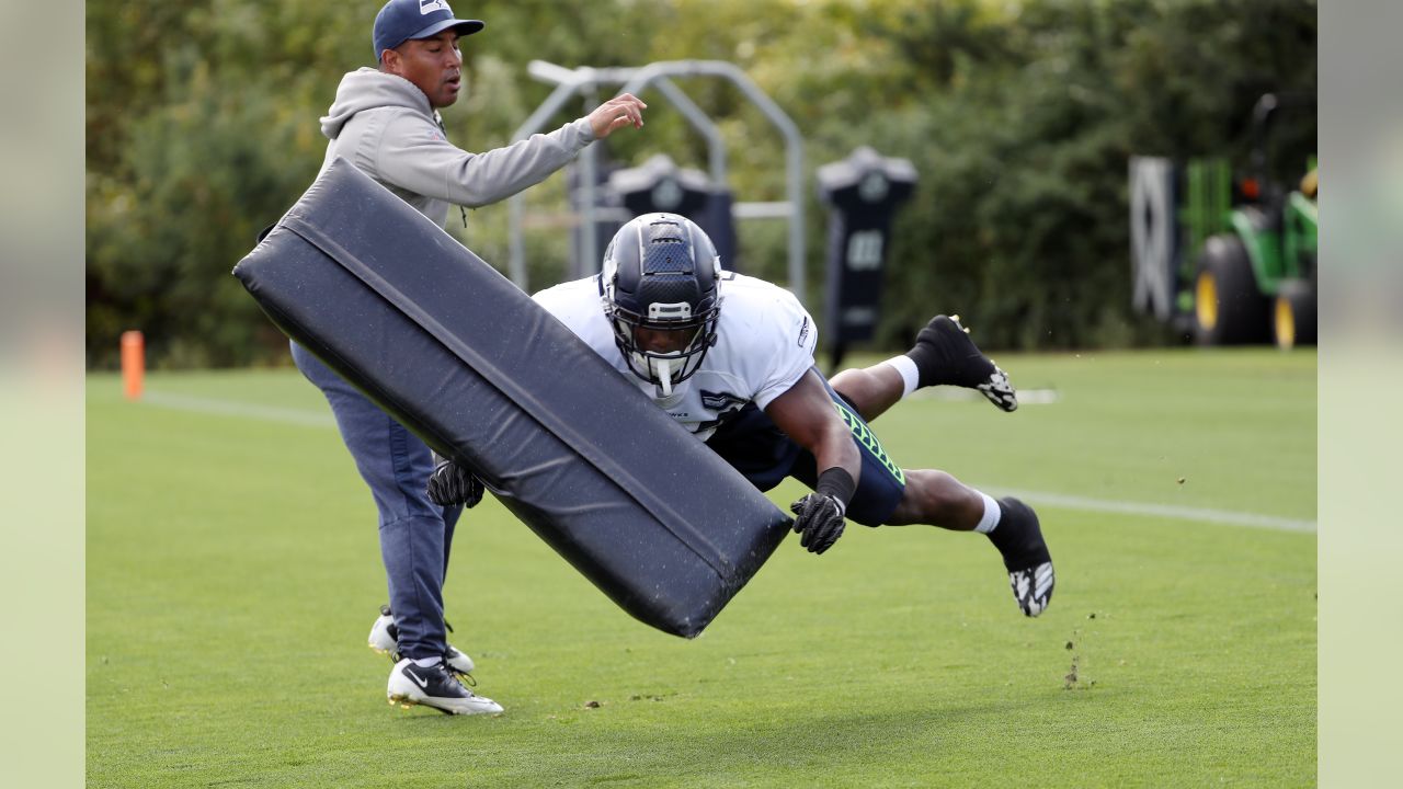 Spotlight: Seahawks' Tre Flowers credits Brandon Marshall for help in  transition to CB - Seattle Sports