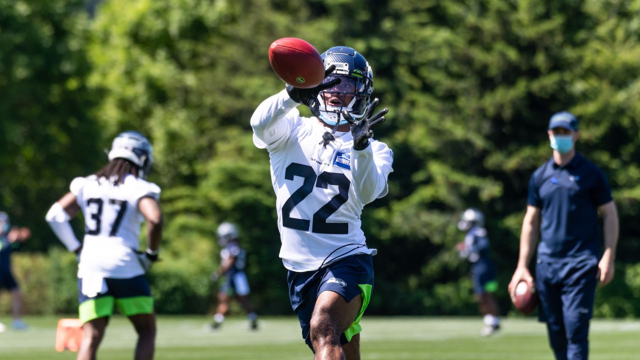 Fueled' by Lost Rookie Season, Darrell Taylor Ready to Provide Versatility  to Seahawks' Defense - Sports Illustrated Seattle Seahawks News, Analysis  and More