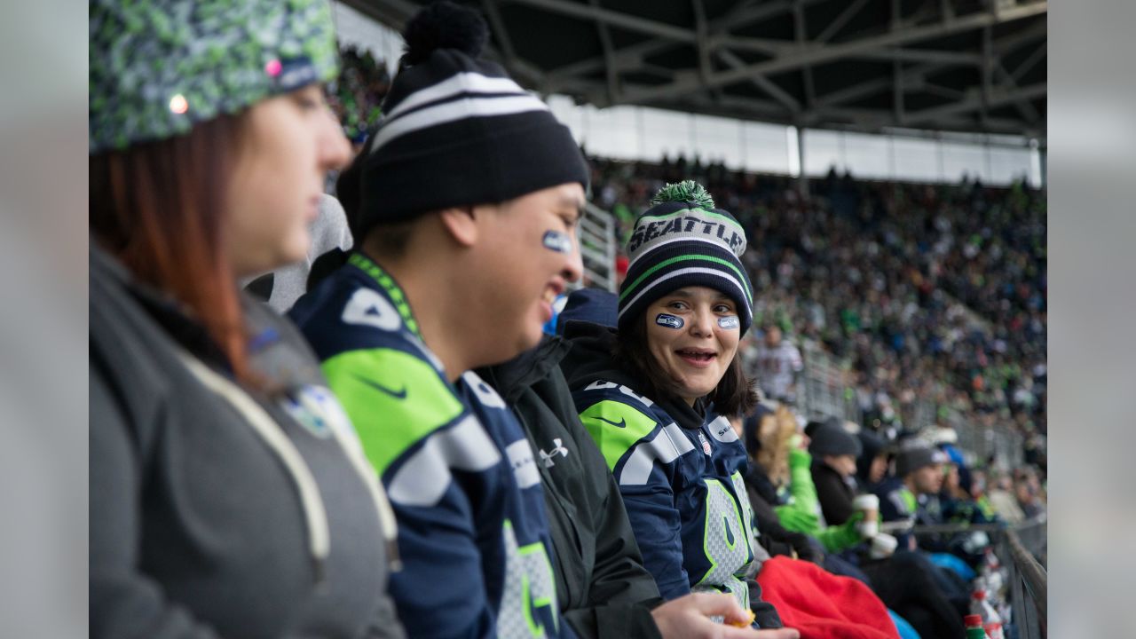 Doug Baldwin, Seahawks Pay Tribute To Richard Sherman With Touchdown  Celebration