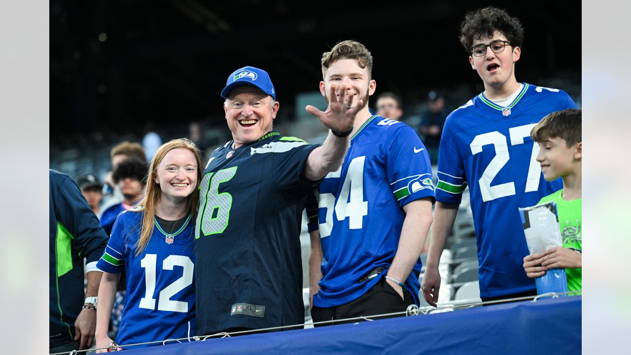 Seattle Seahawks Inactives: Jamal Adams IN, Trio of CBs Out vs. New York  Giants - Sports Illustrated Seattle Seahawks News, Analysis and More