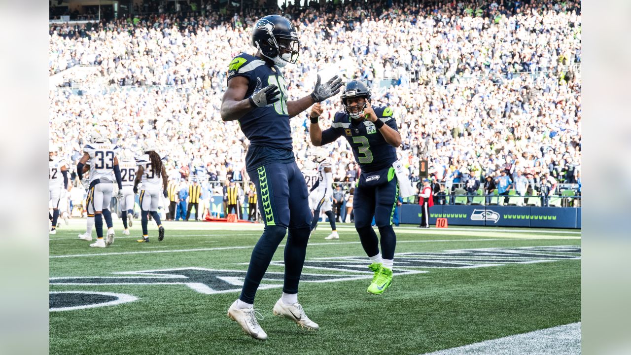 Late comeback, botched FG give Seahawks 10-9 win