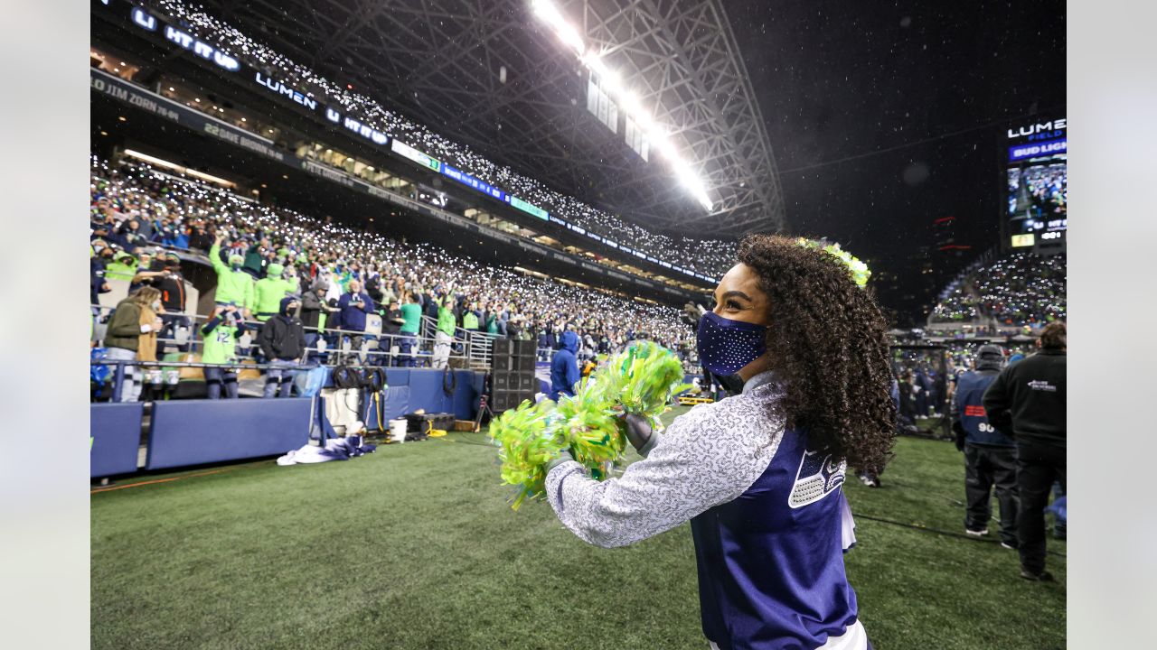 Thursday Round-Up: Behind The Scenes With Rookie Seahawks Dancer Geena