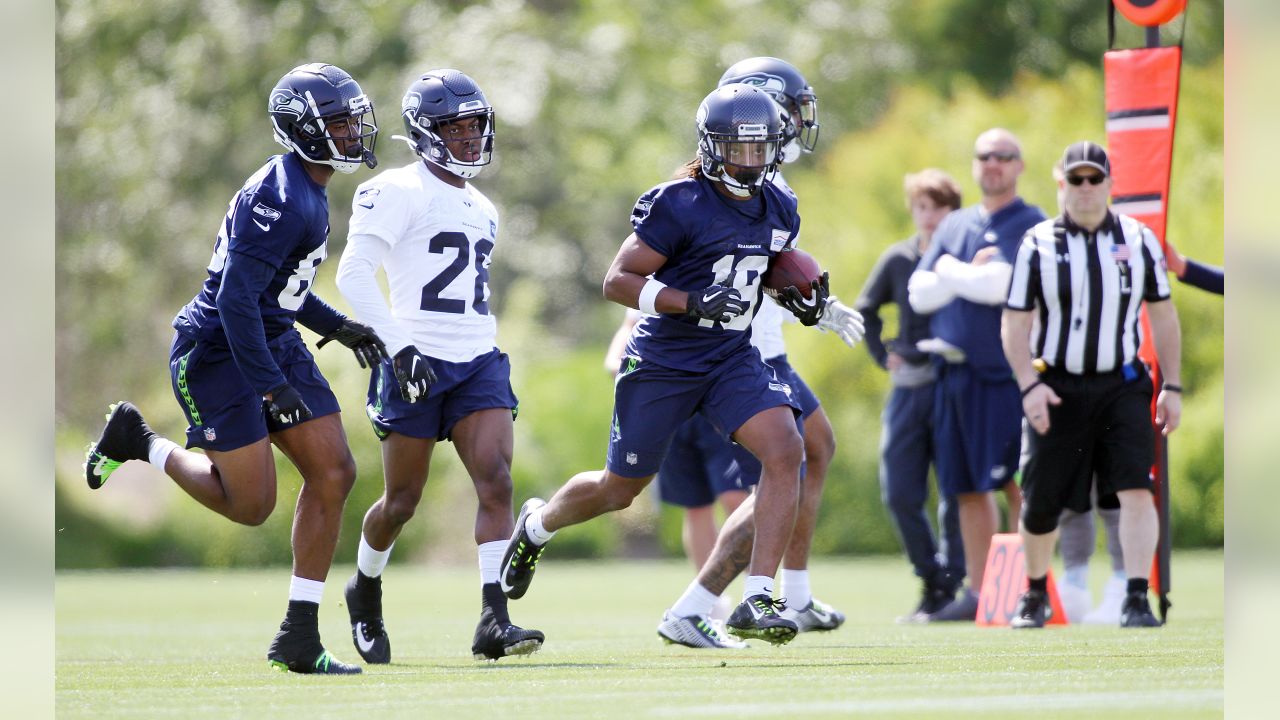 Cody Barton, Ben Burr-Kirven give Seahawks a glimpse at possible