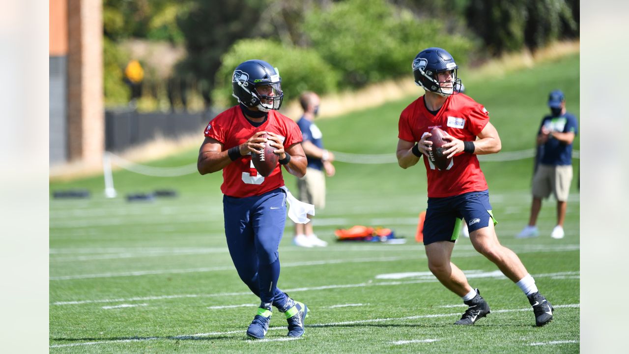 Seattle Seahawks linebacker Bruce Irvin stands on the field during NFL  football training camp, Friday, Aug. 14, 2020, in Renton, Wash. (AP  Photo/Ted S. Warren Stock Photo - Alamy