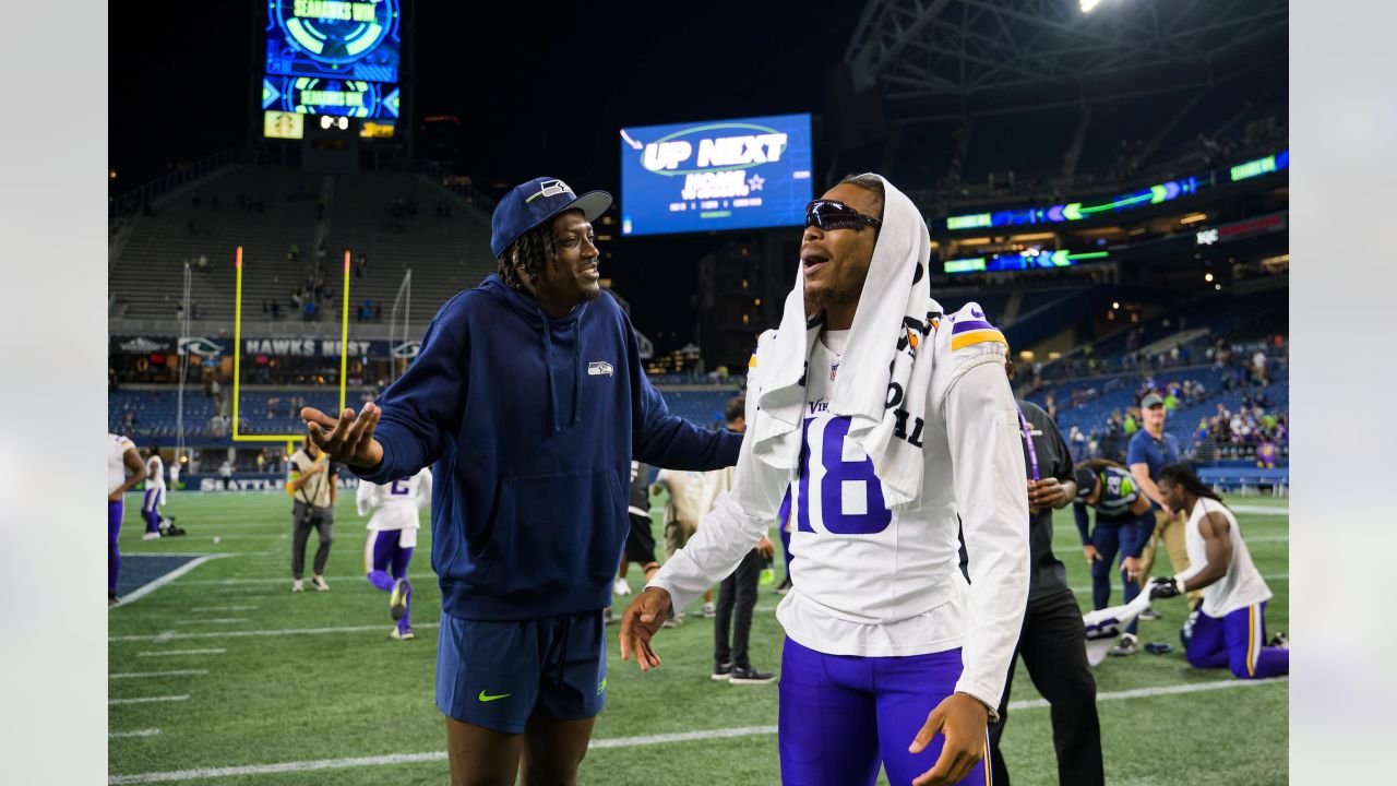 Seattle Seahawks Halftime Observations: Young Rushers Shine, Seattle Trails Minnesota  Vikings, 10-7 - Sports Illustrated Seattle Seahawks News, Analysis and More