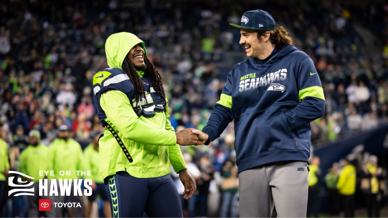 WATCH: Seattle Seahawks Ex Marshawn Lynch Visits Amish Country - Sports  Illustrated Seattle Seahawks News, Analysis and More