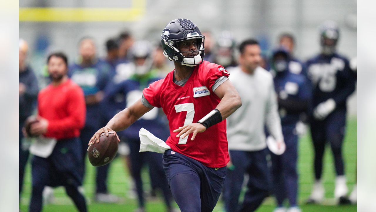 Notes from the Enemy: Seattle Seahawks enjoy big October, Tariq Woolen  blossoming, Geno Smith's breakout and more - Revenge of the Birds