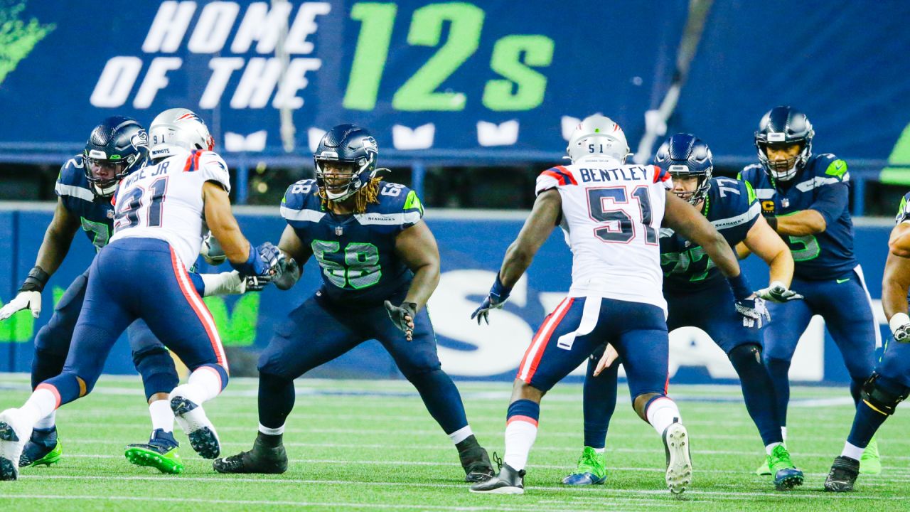 Seattle Seahawks guard Damien Lewis (68) gets set during an NFL