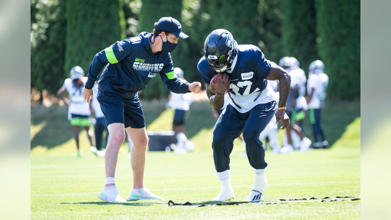 Seattle Seahawks tight end Will Dissly (89) walks on the field during the  NFL football team's training camp, Thursday, July 27, 2023, in Renton,  Wash. (AP Photo/Lindsey Wasson Stock Photo - Alamy