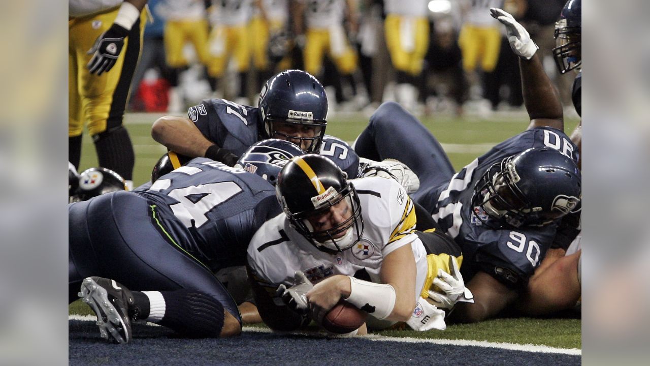 Pittsburgh Steelers running back Jerome Bettis goes over the top for a gain  of seven yards against th Seattle Seahawks in the second half of Super Bowl  XL on Sunday, February 5