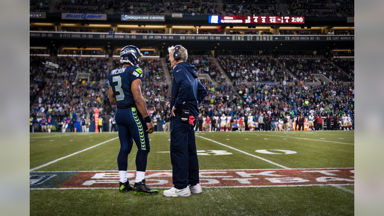 Super Bowl 48 flashback: The Seahawks defense was great, but so was Russell  Wilson - Field Gulls