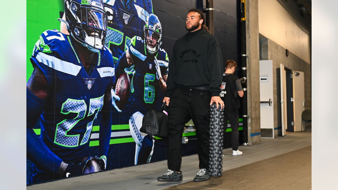 Seahawks place Archbishop Murphy alum Abraham Lucas on IR