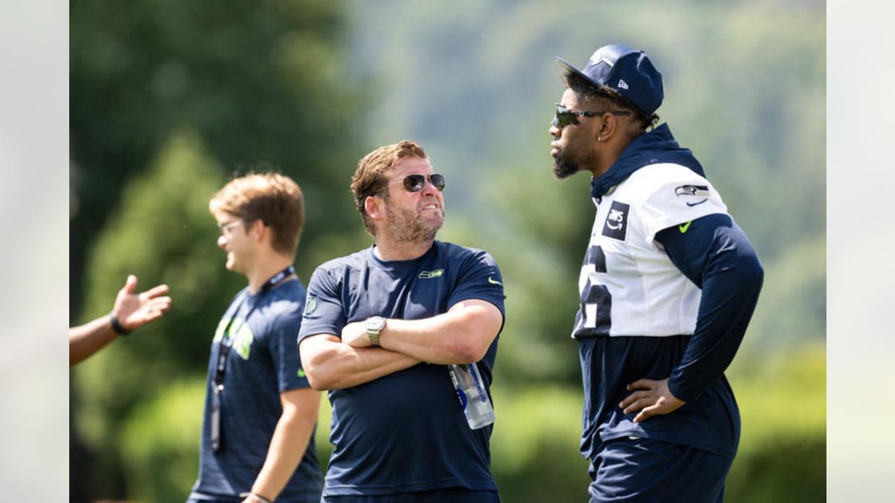 Seahawks wary of Walker, Charbonnet injuries as camp rolls on - ESPN