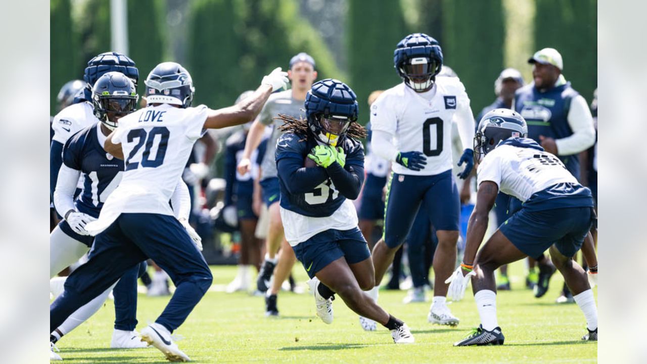 Seattle Seahawks quarterback Geno Smith throws during the NFL football  team's training camp, Thursday, July 27, 2023, in Renton, Wash. (AP  Photo/Lindsey Wasson Stock Photo - Alamy