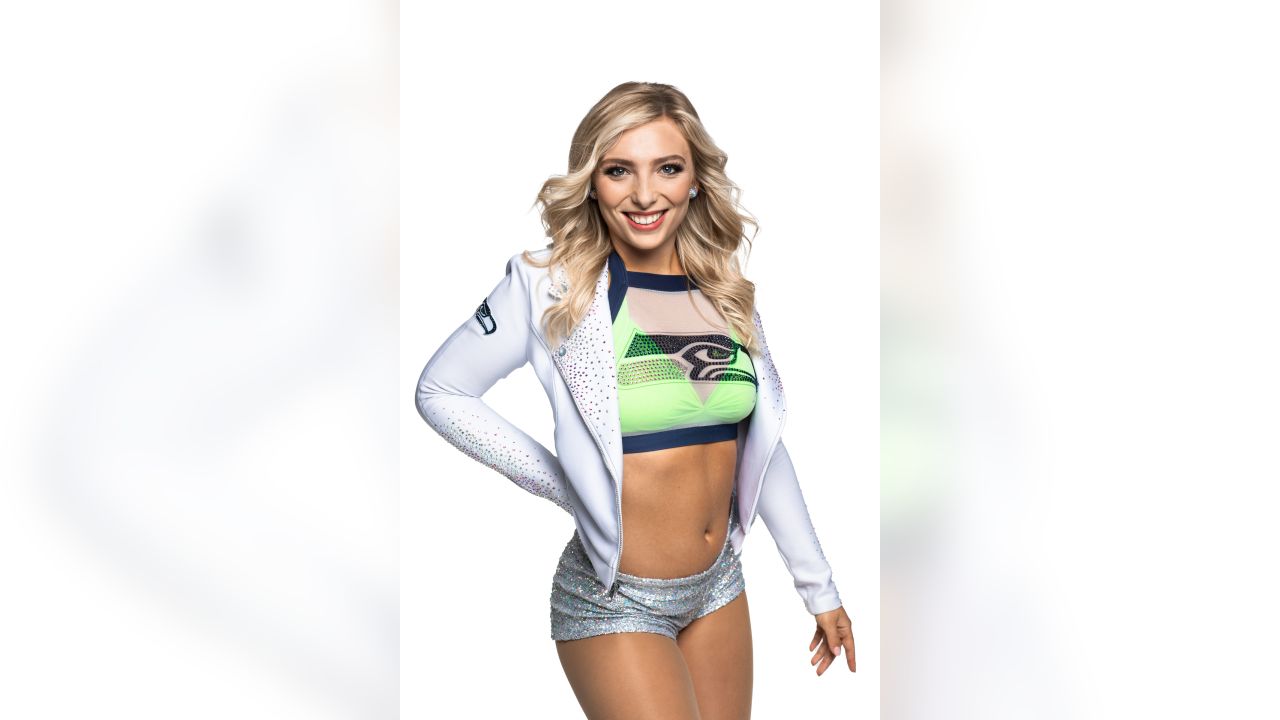 Seahawks Dancers 2022 Glam Shoot 