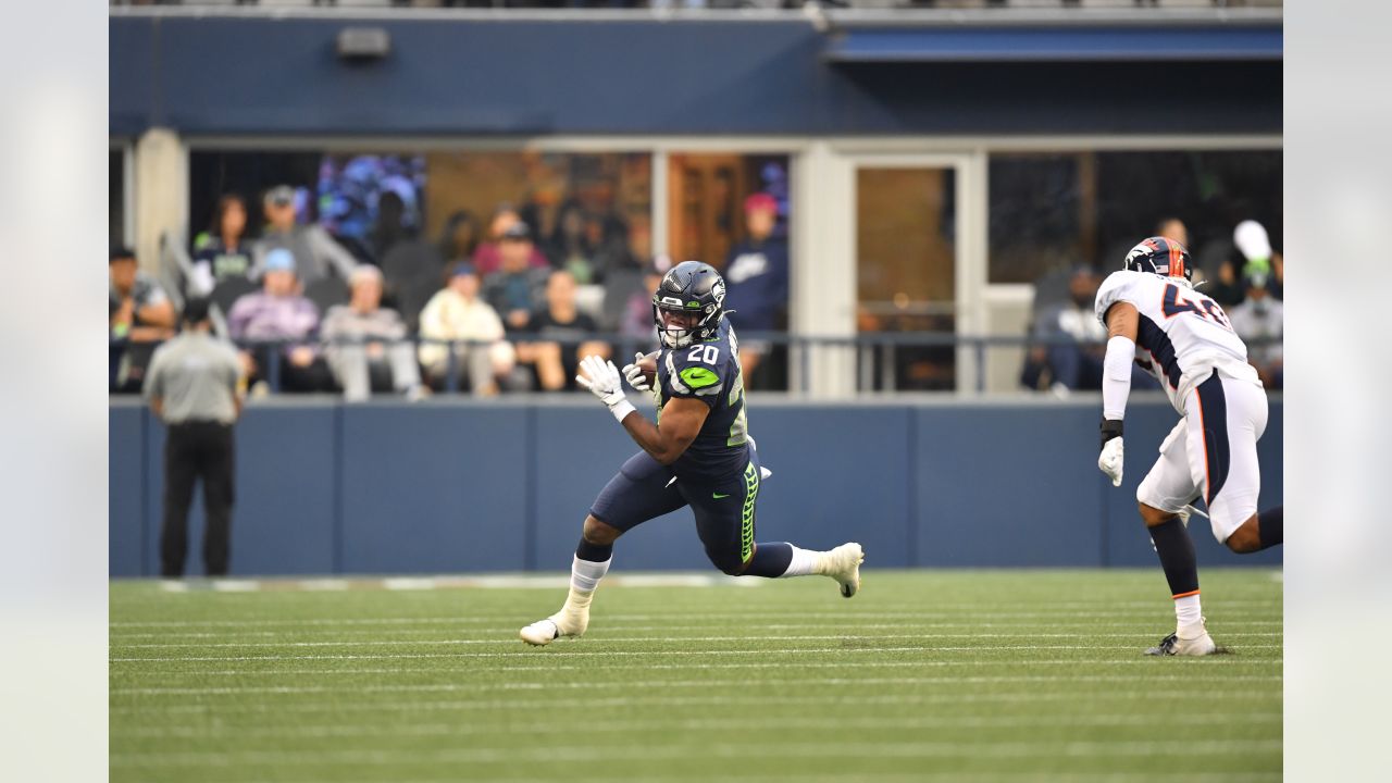 Russell Wilson, DK Metcalf, Bobby Wagner & Jamal Adams Named To NFL  Network's Top 100 Players of 2021 List