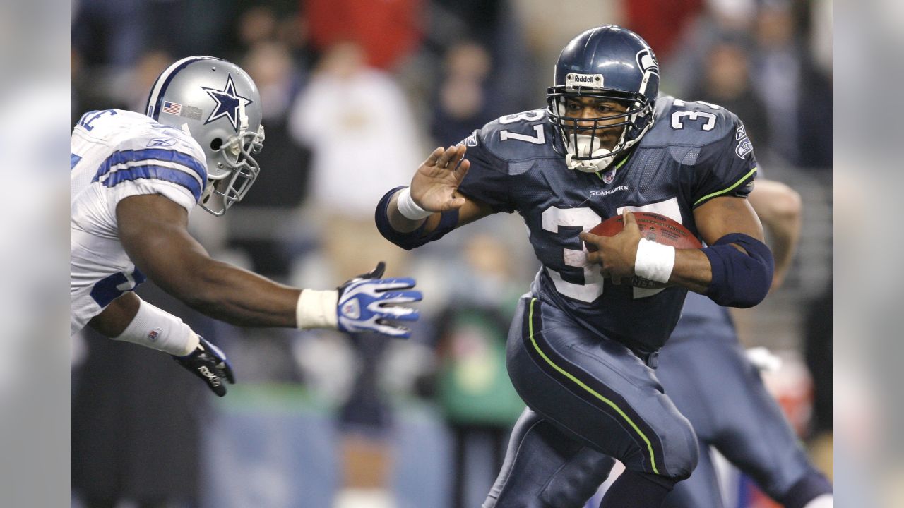 Shaun Alexander hopes Seahawks Ring of Honor will vault his Hall