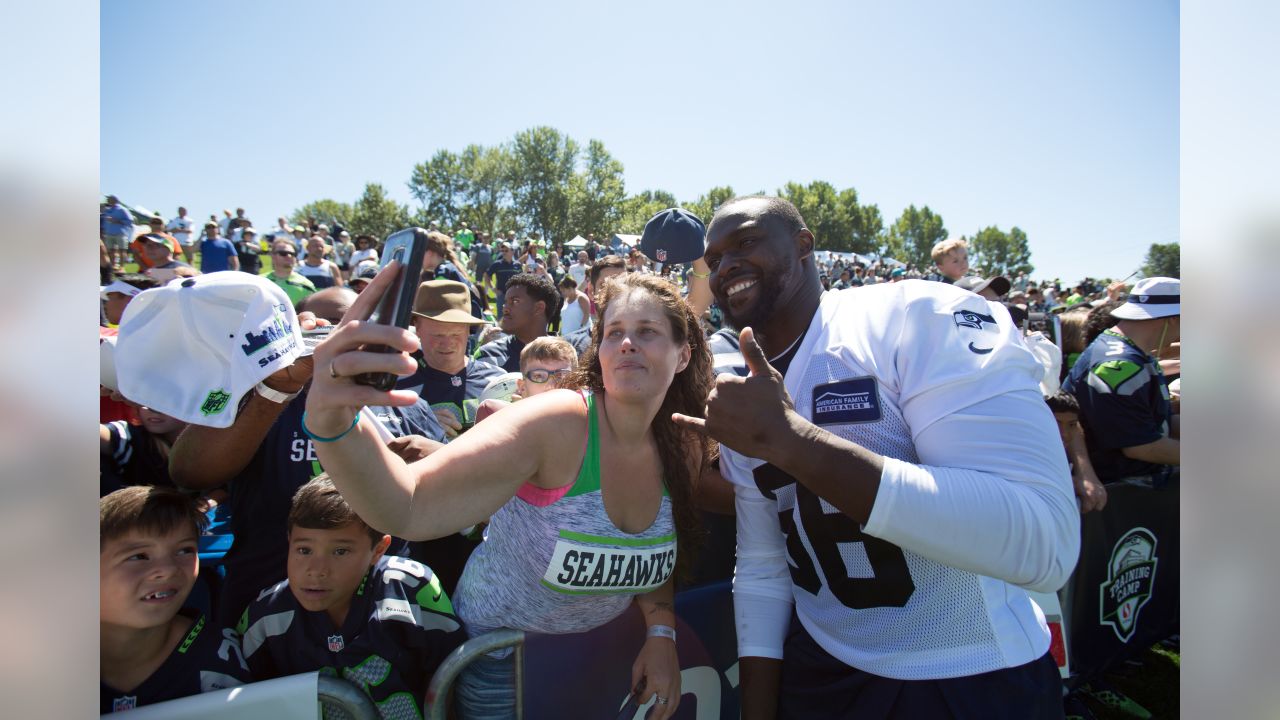 Cliff Avril chides fans for wanting change after '1 bad season in 10'