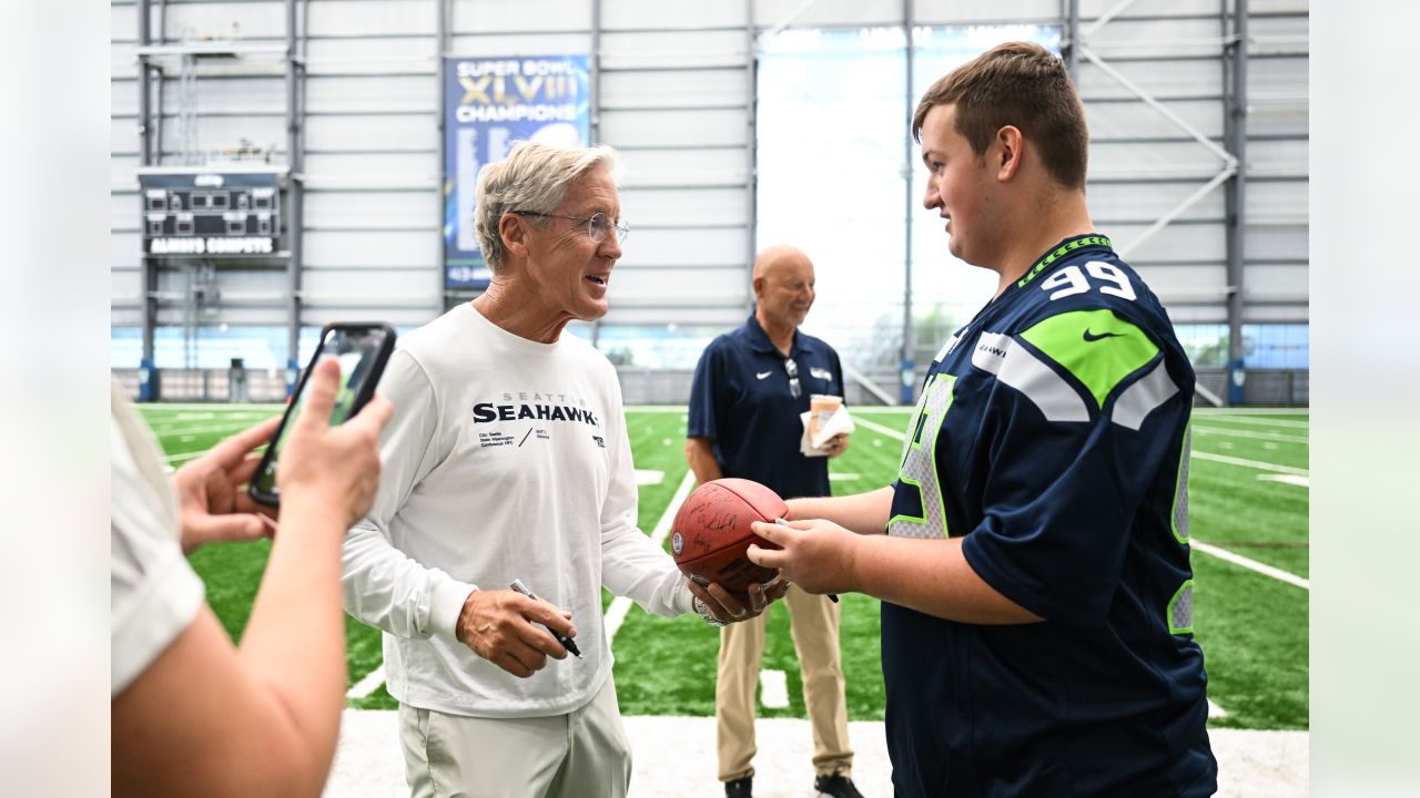 PHOTOS: Make-A-Wish Gives A Visit To The Seahawks