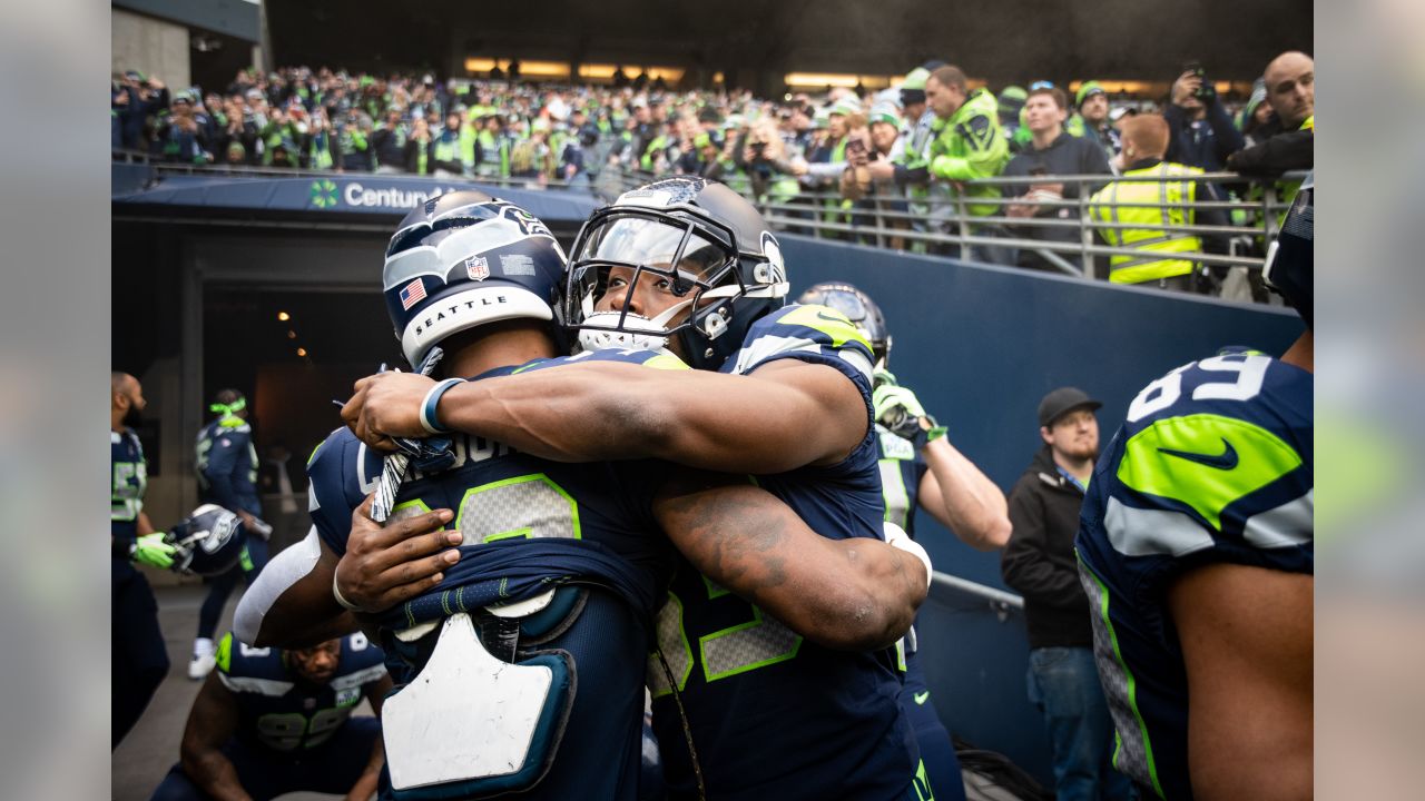 FOX 13 Seattle - The Seattle Seahawks cruise to a 40-3 victory