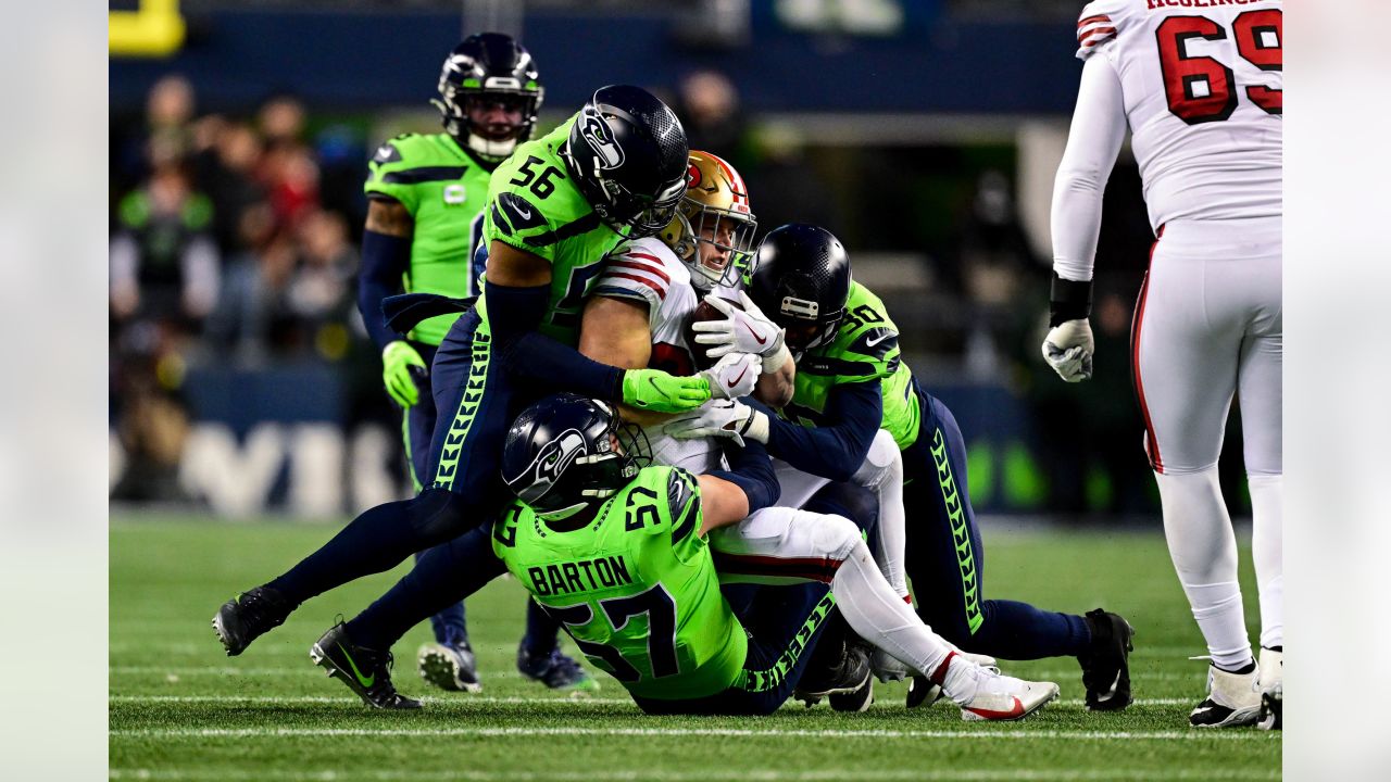 Lockett breaks bone in hand as Seahawks battered by Niners